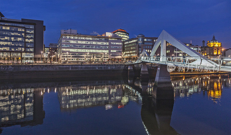 Broomielaw, Glasgow - night panoramic cityscape